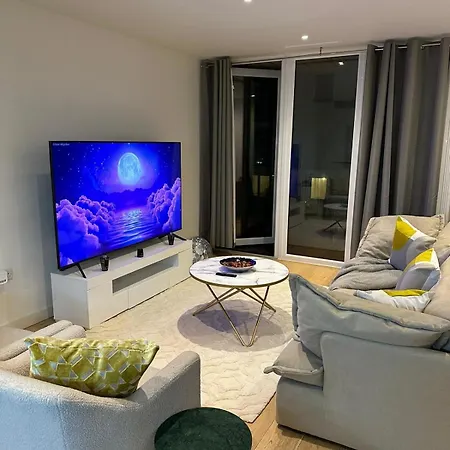Jk Luxury Apartment